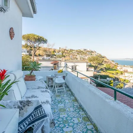2 Bedroom Nice Apartment In Ischia Appartement Ischia