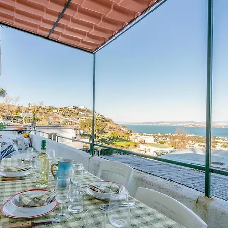 Apartment 2 Bedroom In Ischia