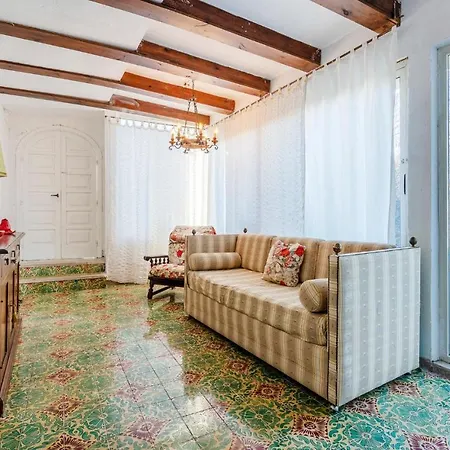 2 Bedroom Nice Apartment In Ischia Appartement