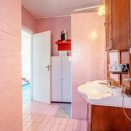 Apartment 2 Bedroom In Ischia