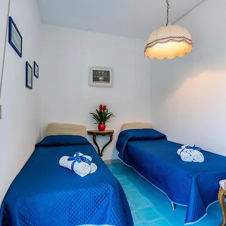2 Bedroom Nice Apartment In Ischia *